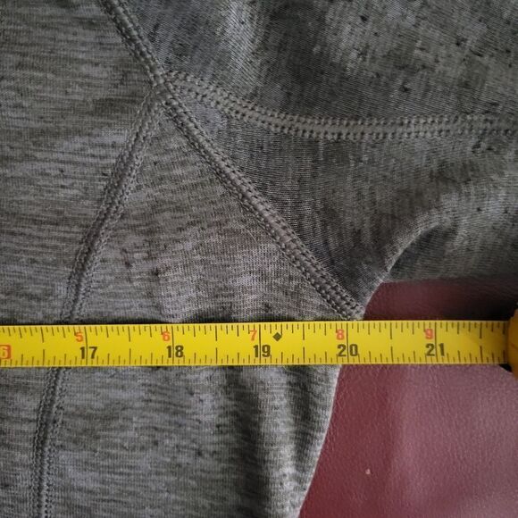The North Face Gray Quarter-Zip Thermal Layer Pullover - Picture 12 of 12